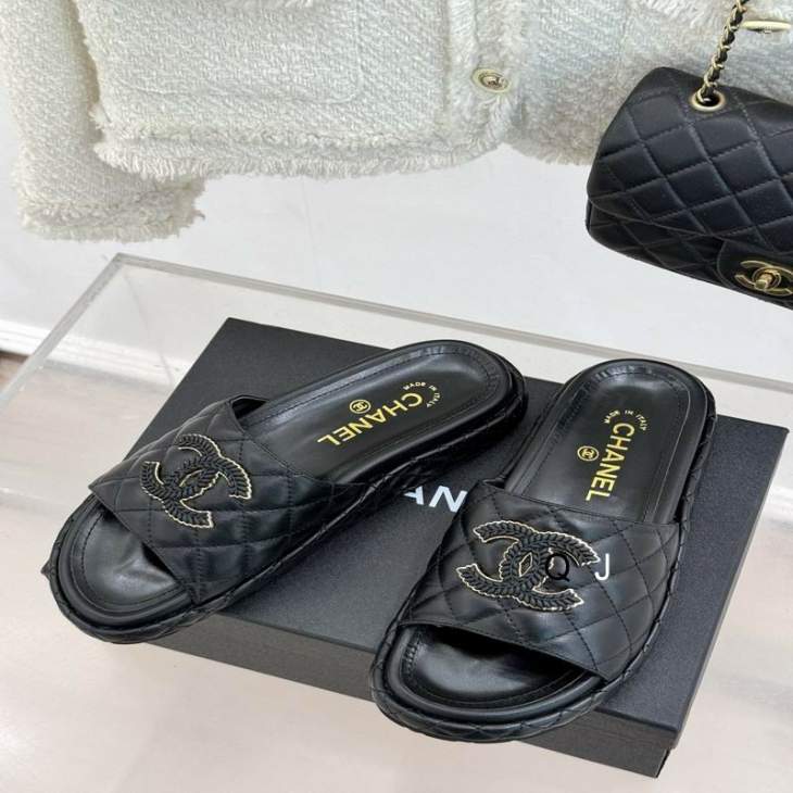 Picture of Chanel Slippers _SKUChanelsz35-40J02053209